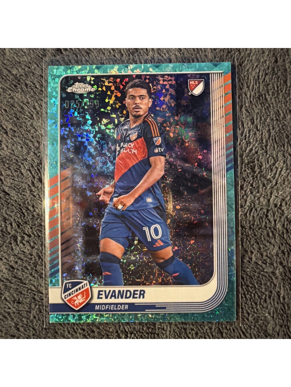 2025 Topps Chrome MLS Evander /199 Aqua Min Diamond Refractor Cincinnati
